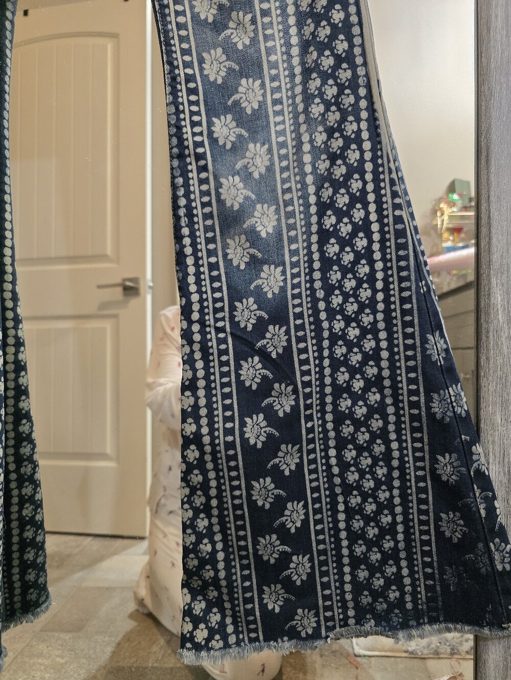 NWOT Free People Low Rise Flare Bell Bottom Jeans Cotton Mantra Hippie Blue 25 - Picture 6 of 13